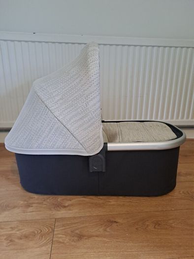 uppababy vista bassinet