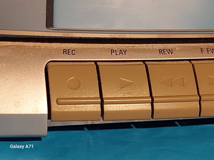 Sanyo Mini HiFi System, Radio, CD and Tape Cassette, Model DC-DA100, with 2 Sanyo Speakers, and Remote Control