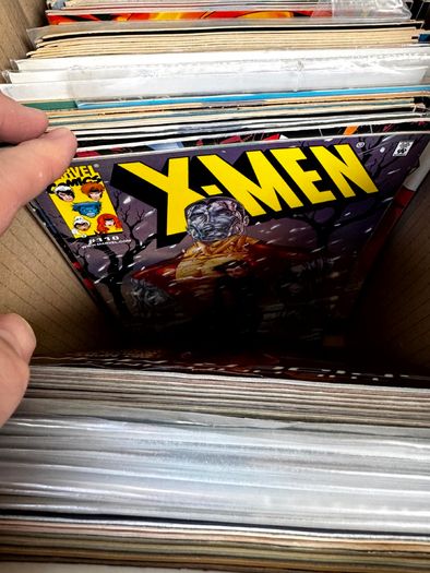 Marvel & DC Long Comic Box w 300 comics for Sale