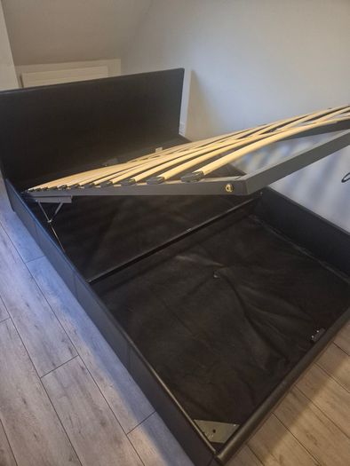 King Size bed w storage