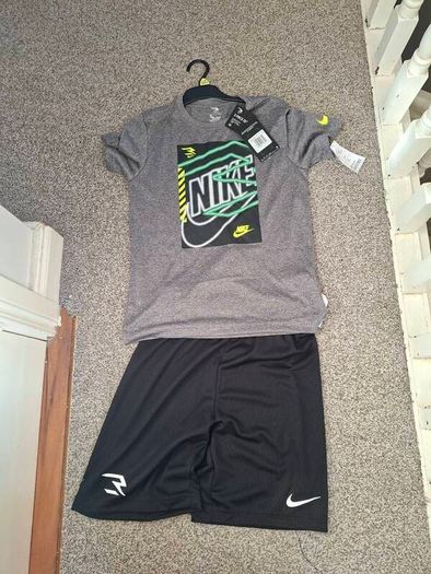 BRAND NEW Boys nike t-shirt and short set age 10-12