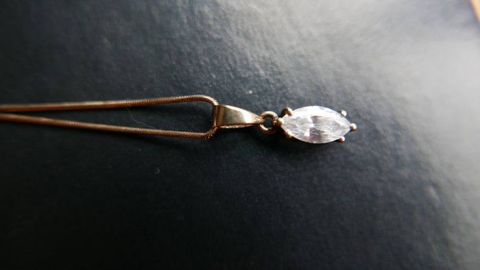 Vintage 9ct Gold 375 Gold Pendant and Chain 3,4g L-9,8"