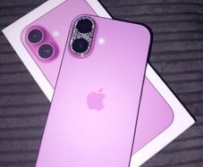iPhone 16 pink