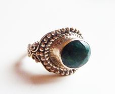 Sterling silver green sapphire / corundum ring, size M