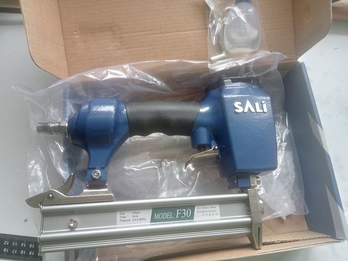 Air Nail Gun