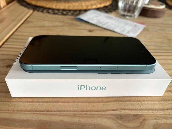 iPhone 16