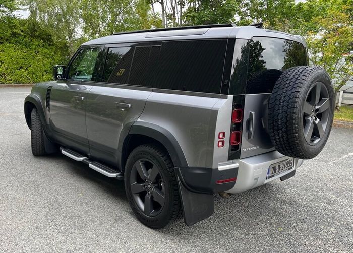 Land Rover Defender 2021