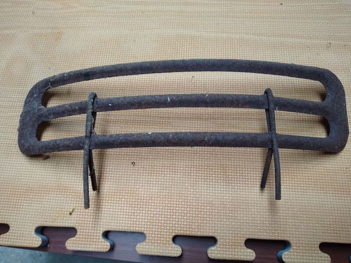 Clip on fire grate coal saver