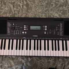 Yamaha E373 Keyboard
