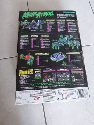 Vintage 1996 Mars Attacks Martian Supreme Commander