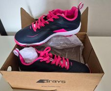 Hockey shoes