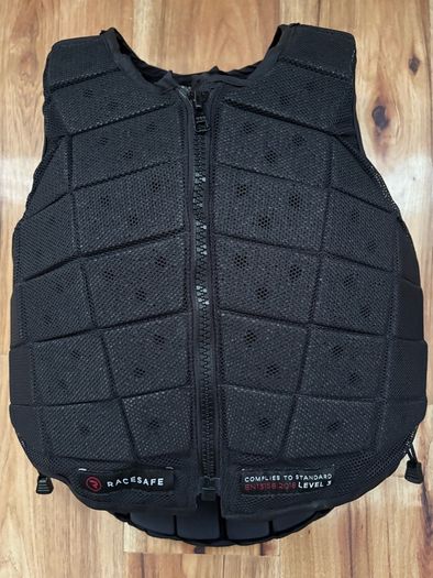 Racesafe Black Provent 3.0 child's body protector size large like new!