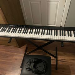 keyboard,bench,headphones&sustain pedal