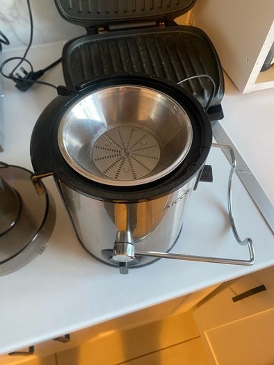 Centrifugal Juicer