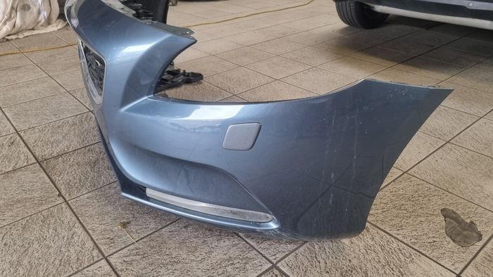 Genuine Volvo V40 MK2 2012-2019 front bumper and wings