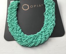 Green necklace / beaded collar.