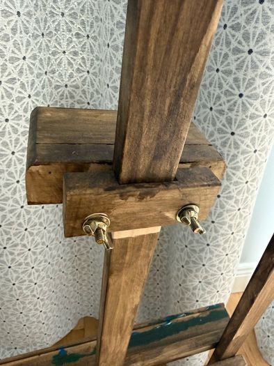 Adjustable wooden art easel