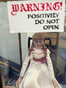 NECA The Conjuring  Annabelle 7"