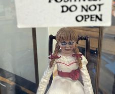 NECA The Conjuring  Annabelle 7"