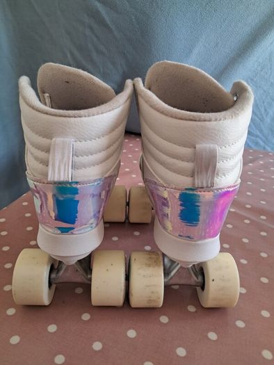 Girls rollerskates size 3