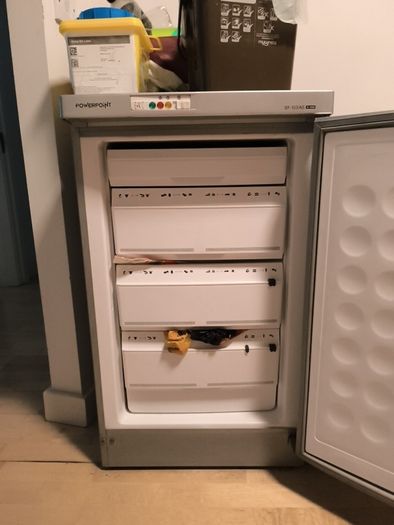 PowerPoint Compact/Under-Counter Freezer (Model: SF-103/AS)