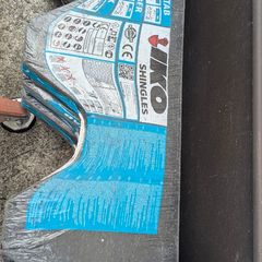 Roof shingles