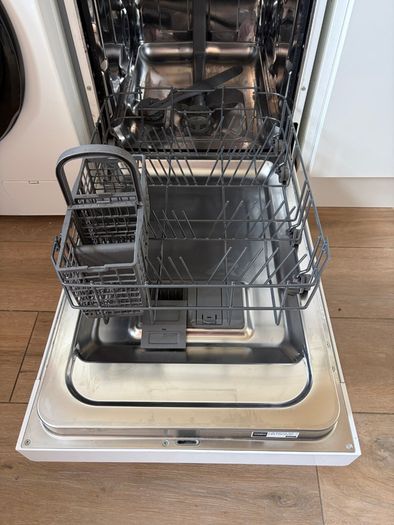Whirlpool Dishwasher