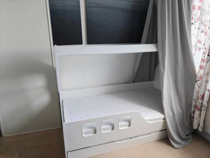 Kids bed