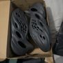 yeezy foam shoes Image 3
