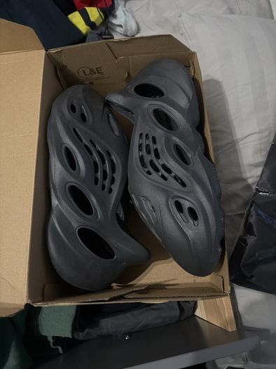 yeezy foam shoes