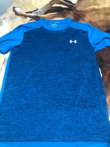 Boys under armour size XS