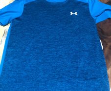 Boys under armour size XS