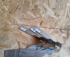 Joist hanger x3