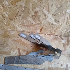 Joist hanger x3