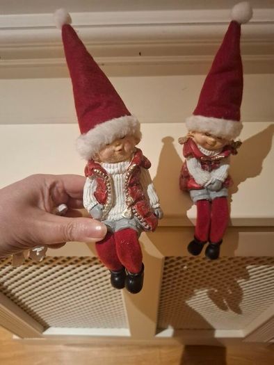 Christmas shelf sitters