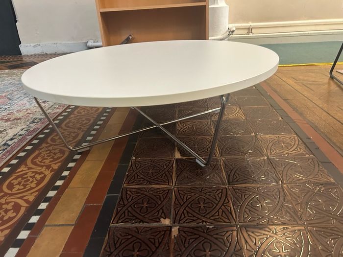 Chairs table