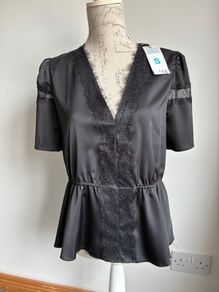 ladies top, new with tags