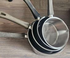 Set of  4 stainless steel saucepans