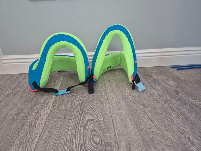 safety swim vest