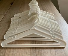 Set of 20 plastic White clothes hangers for nursery baby kids
