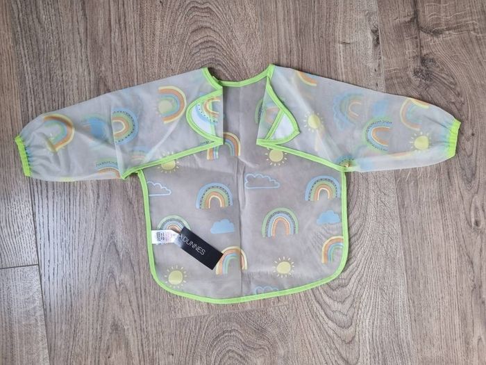 Baby bib with sleeves