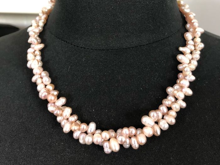 pearl necklace