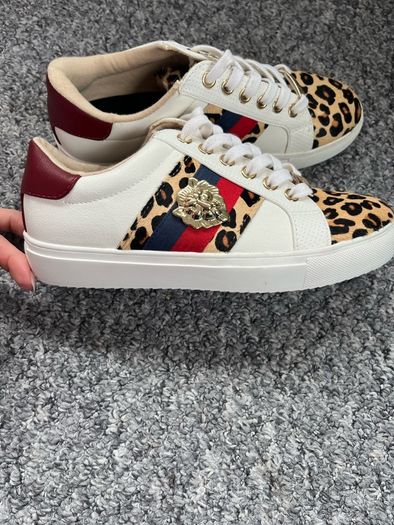 River Island