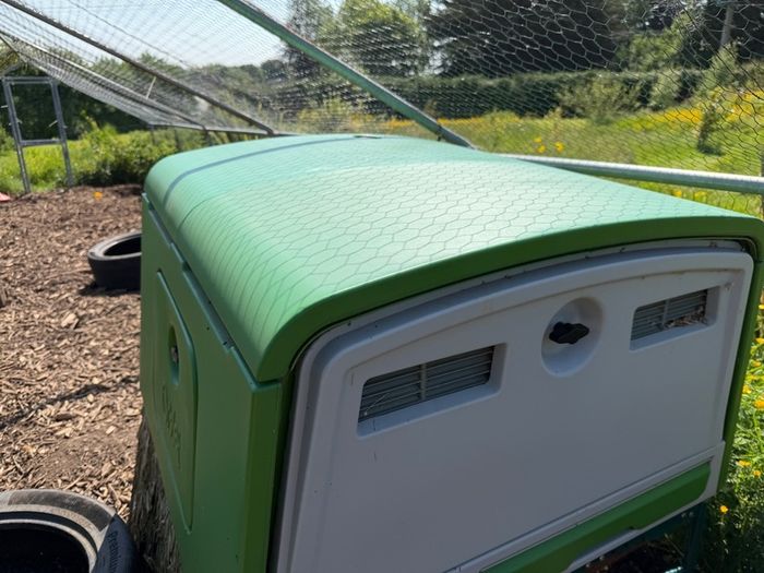 Chicken coop Omlet Eglu Cube Chicken Coop