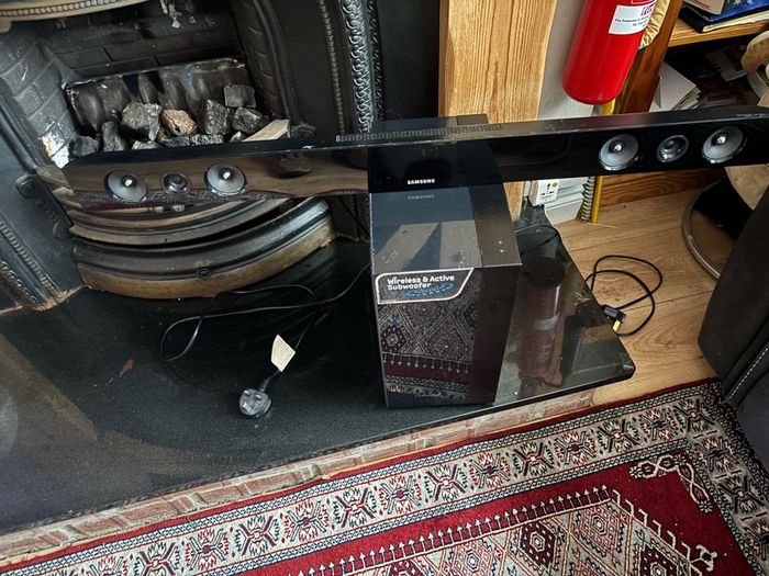 Samsung surround sound speaker and wireless woofer