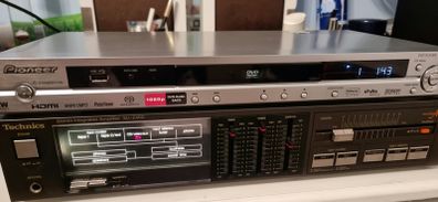 From 1984  Amplifier Technics SU-Z400, working good.