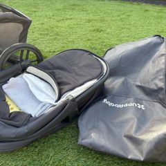 Uppa Baby Vista V2 bassinet and toddler seat