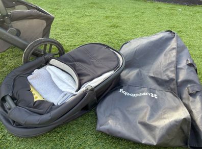 Uppa Baby Vista V2 bassinet and toddler seat