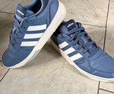 Adidas Mens Trainers size 9