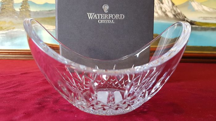 New In Box Waterford Crystal Lismore Pattern 6 Inch Essence Ellipse Bowl